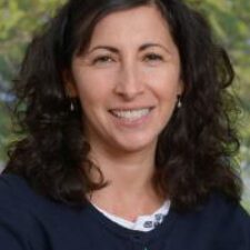 Photo of Nina Kahn Photo of Nina Kahn